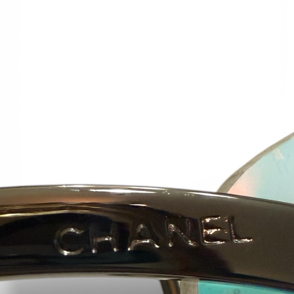 CHANEL Rare Iridescent Blue Vintage CC Logo Sunglasses - Picture 11 of 14
